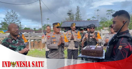 Polres Yahukimo Berikan Kejutan Manis untuk HUT ke&#45;79 Korps Marinir, Sinergitas TNI&#45;Polri Kian Kuat